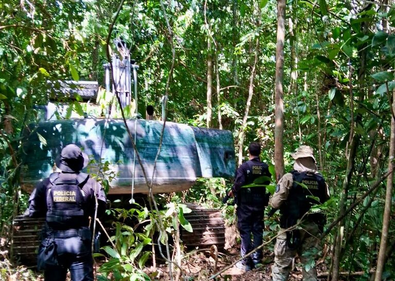 PF realiza operação de desintrusão e combate a garimpo em terra indígena no Pará — Agência Gov