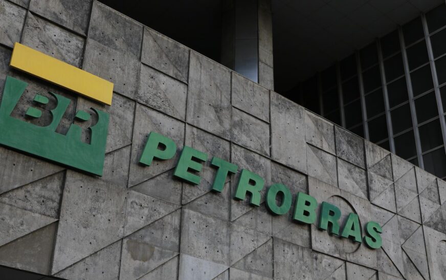Petrobras tem lucro líquido de R$ 52,4 bi no segundo trimestre