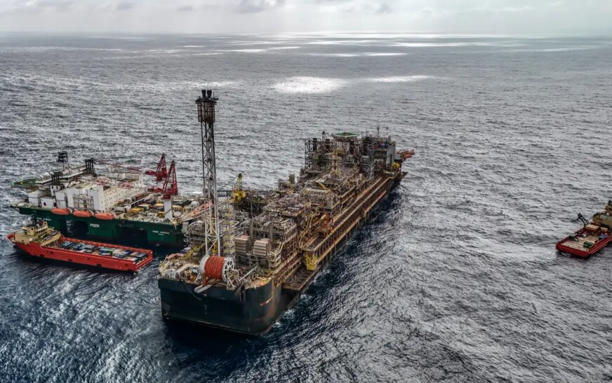 Petroleiros pedem Petrobras mais estatal e menor repasse a acionistas