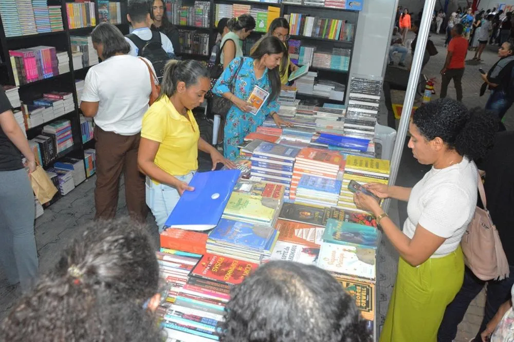 Prefeitura de Feira de Santana vai investir em vale-livros no Flifs