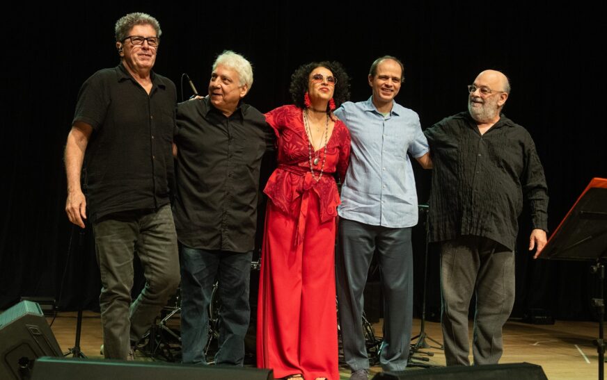 Repertório de Caetano Veloso embala show exclusivo no programa Cena Musical, da TV Brasil — Agência Gov