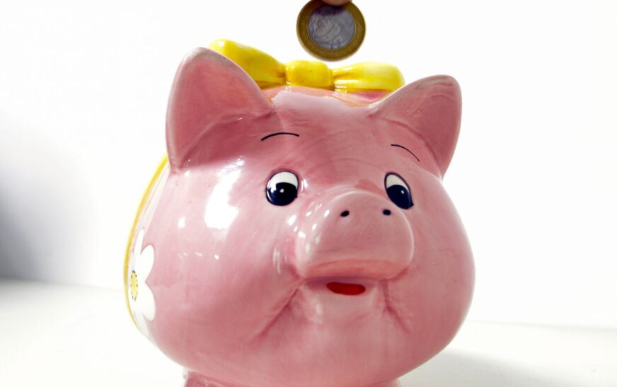 Retiradas da poupança superam depósitos em R$ 7,15 bilhões em julho