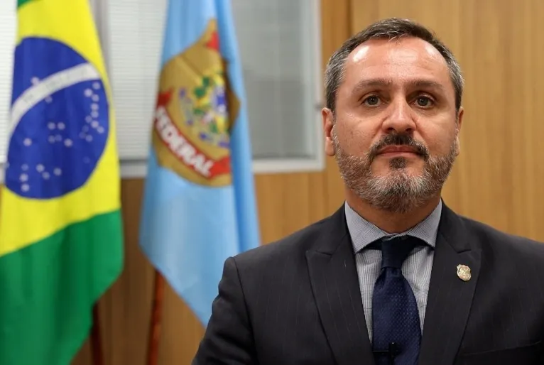 Tensão entre André Mendonça e diretor da PF aumenta por investigações do Master e INSS