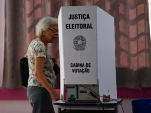 57% dos eleitores estão mais decididos a votar agora do que em 2022