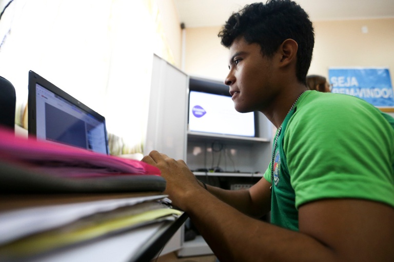 Aplicativo MEC Idiomas oferece cursos gratuitos de inglês e espanhol, do básico ao avançado — Agência Gov