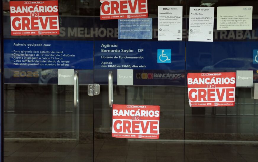 Bancários rejeitam proposta da Caixa e mantêm greve nacional