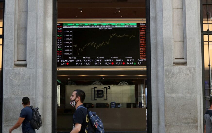 Bolsa sobe 1,3% e atinge maior nível em quase quatro meses