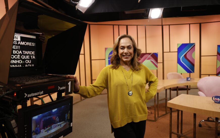 Cissa Guimarães volta ao comando da bancada do Sem Censura, da TV Brasil — Agência Gov