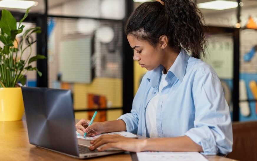 Curso para servidores sobre violência de gênero na internet tem inscrições até 4 de outubro — Agência Gov