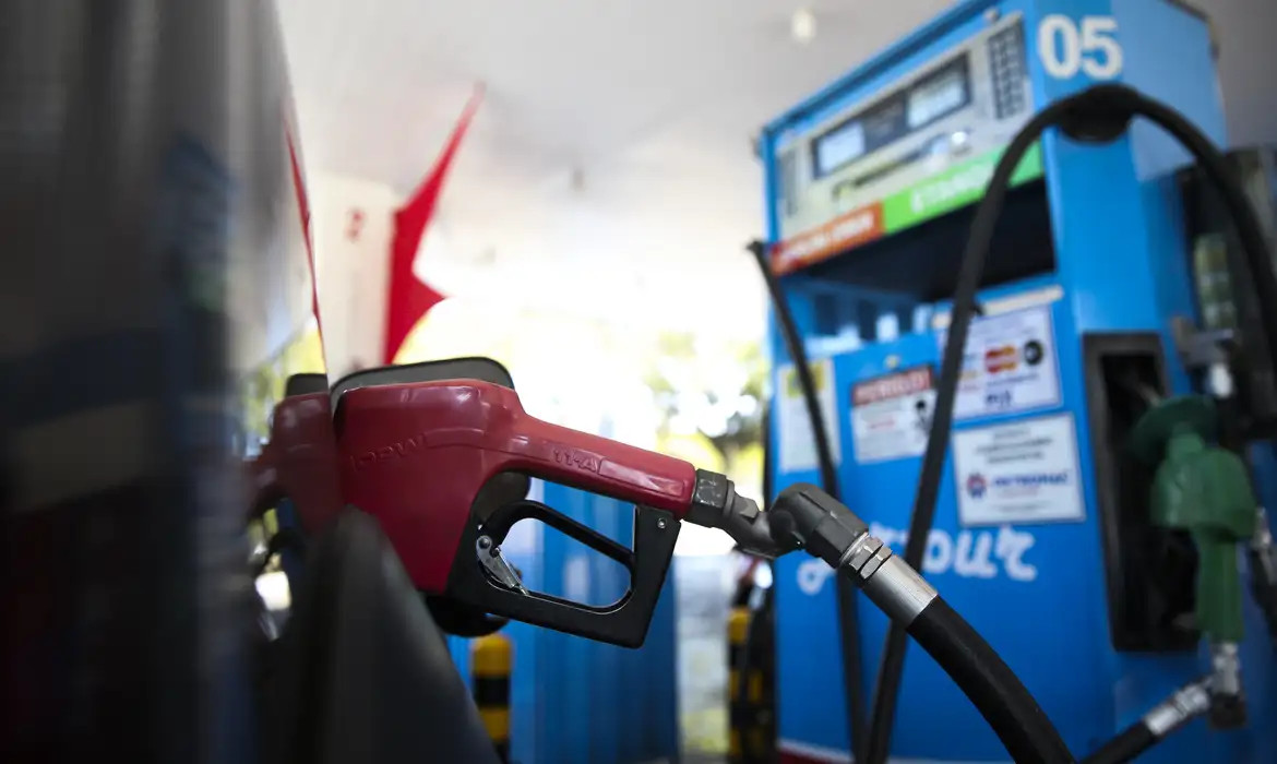 Governo Federal adota novas medidas para combustíveis frente a oscilações do petróleo — Agência Gov
