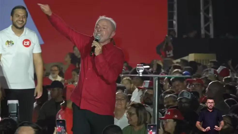 Lula, Flávio Bolsonaro e outros candidatos têm agenda movimentada nesta segunda-feira; confira