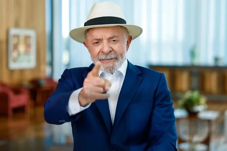 Lula parte para o ‘tudo ou nada’ com dinheiro no bolso dos eleitores às vésperas do 1º turno