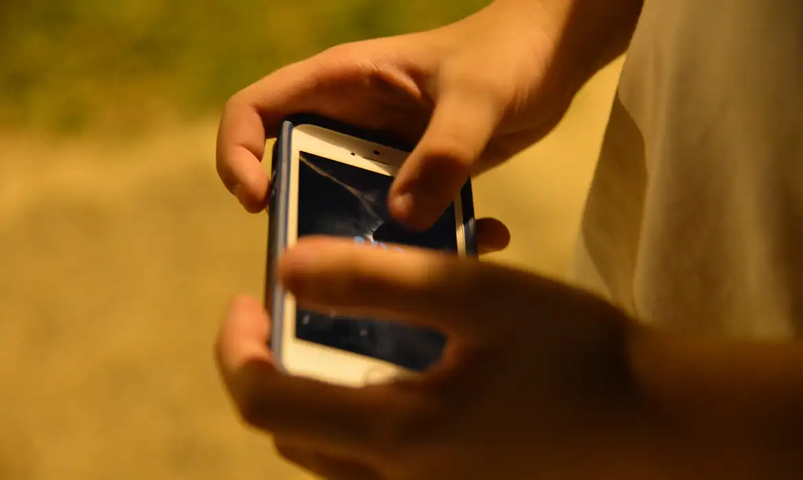 MJSP regulamenta notificação de crimes contra crianças em plataformas digitais — Agência Gov