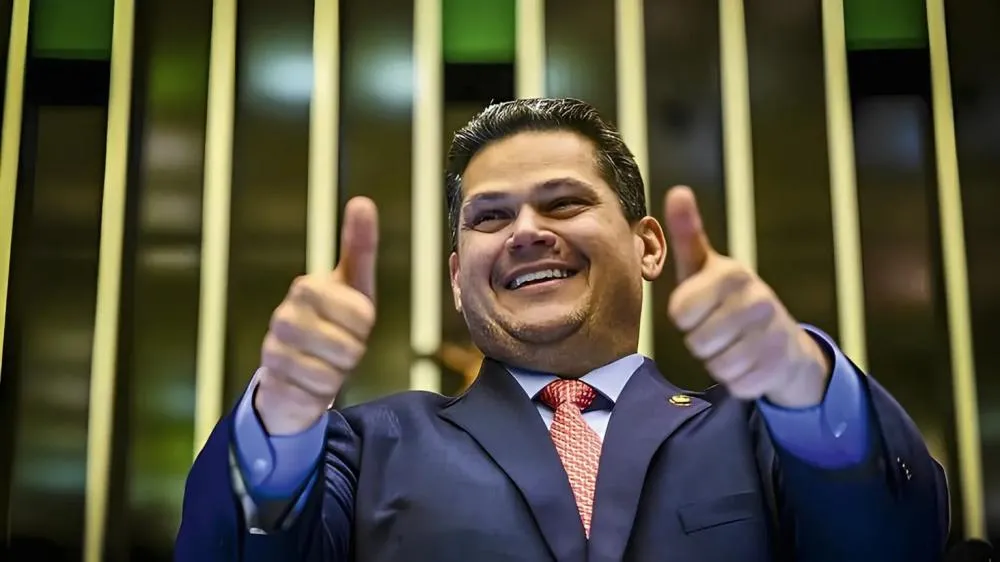 Mensagens mostram a amizade e parceria entre Davi Alcolumbre e Daniel Vorcaro