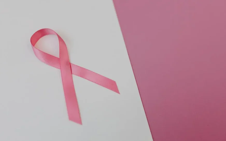 Outubro Rosa reforça direito da paciente de participar das decisões sobre o tratamento