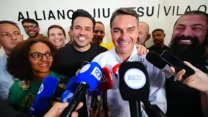 Pablo Marçal anuncia apoio a Flávio Bolsonaro na reta final da eleição