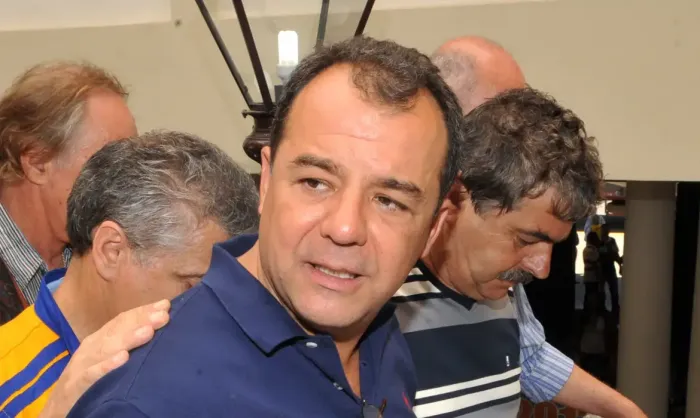 Sérgio Cabral é condenado por esquema de regalias durante prisão no Rio