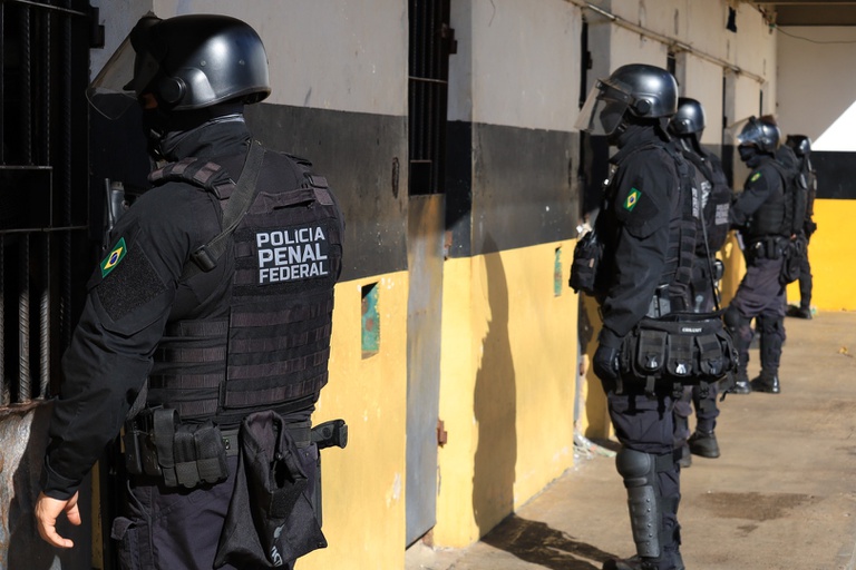Sob coordenação federal, forças policiais fazem operação contra o crime organizado em presídios — Agência Gov