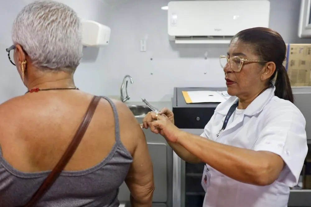 Vacimóvel encerra ação de imunização na sede de Camaçari