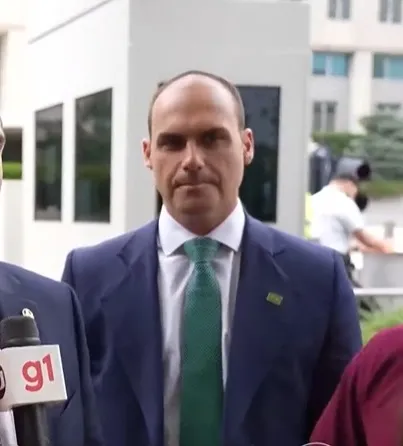 Eduardo Bolsonaro reage à ordem de prisão determinada por Moraes