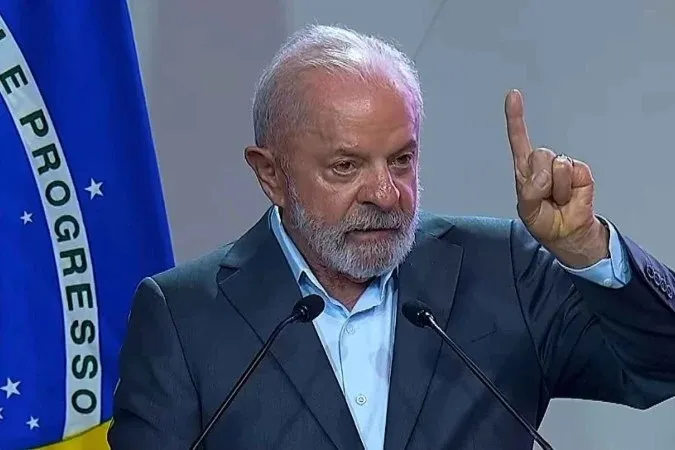 Erros de gestão e arrogância de Lula favoreceram Flávio Bolsonaro, aponta jornal