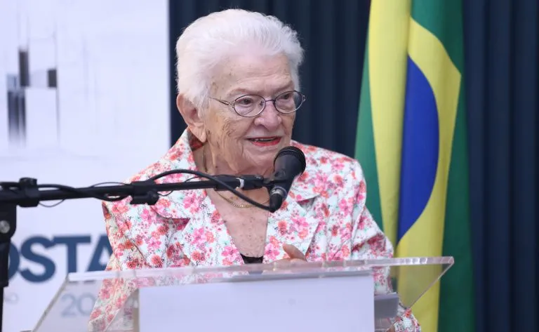 Erundina é eleita aos 91 anos e se torna a deputada mais velha do Brasil