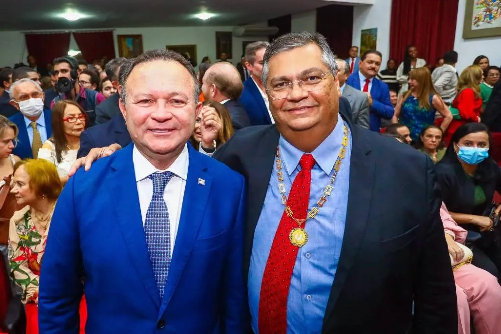 Prefeitos pressionam governador a apoiar Flávio Bolsonaro no 2º turno