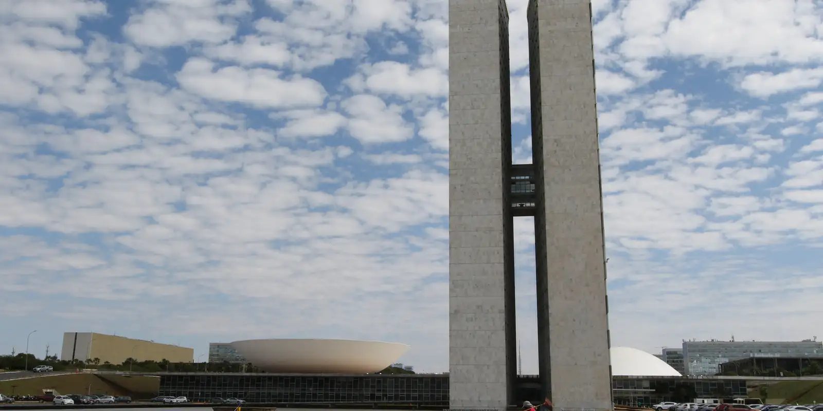 Presidente do Senado marca para segunda votação do fim da escala 6×1