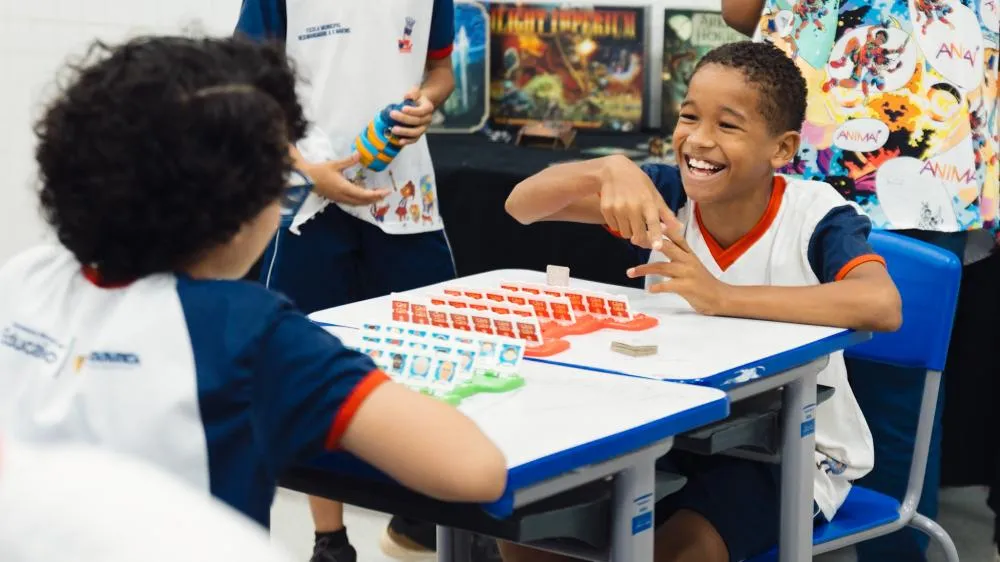 Projeto leva o universo dos jogos eletrônicos para mais de 1.300 estudantes de escolas públicas de Salvador