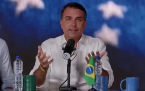 TSE alega problema técnico e reexibirá propaganda de Flávio Bolsonaro